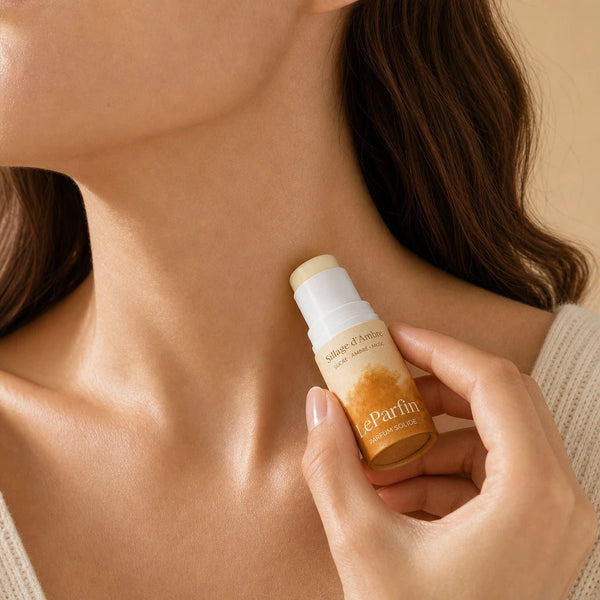 Mélia, parfum solide ambré sans alcool, stick LeParfin